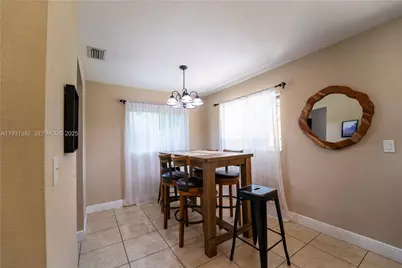 10926 N 29th St, Tampa, FL 33612 - Photo 19
