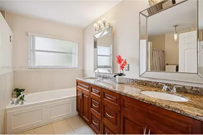 10871 NW 35th Pl, Sunrise, FL 33351 - Photo 13