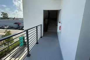 1091 E 17th St, Hialeah, FL 33010 - Photo 23