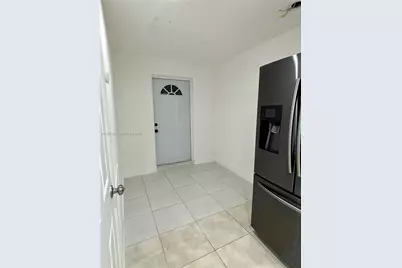 8561 Claridge Dr, Miramar, FL 33025 - Photo 17