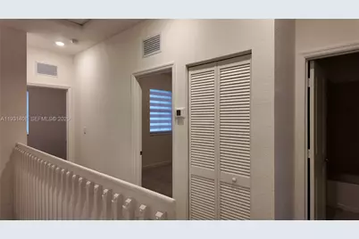 2704 SE 26th Ave, Homestead, FL 33035 - Photo 3