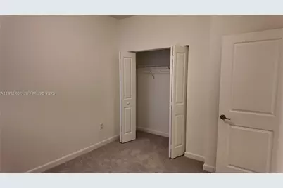 2704 SE 26th Ave, Homestead, FL 33035 - Photo 9