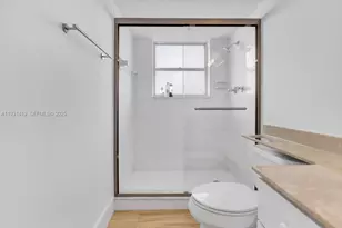 2801 NE 183 St, Aventura, FL 33160 - Photo 15