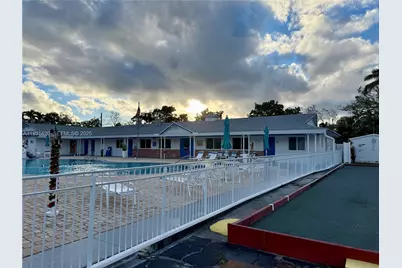 1301 N 12th Ct #4B, Hollywood, FL 33019 - Photo 15