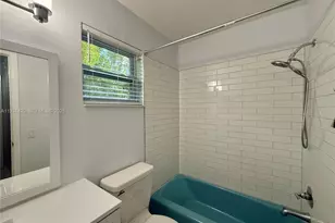 1301 N 12th Ct, Hollywood, FL 33019 - Photo 9