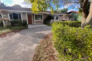 803 SW 79th Ave, North Lauderdale, FL 33068 - Photo 9