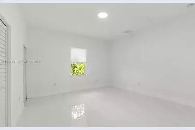 755 NW 83 St, Miami, FL 33150 - Photo 11