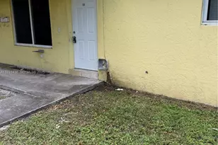 250 NE 41st St, Oakland Park, FL 33334 - Photo 1