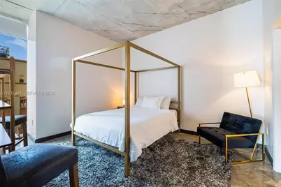 151 SE 1st St #401, Miami, FL 33131 - Photo 5