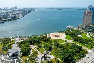 151 SE 1st St, Miami, FL 33131 - Photo 35