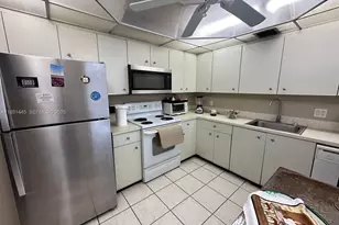 251 SW 134th Way, Pembroke Pines, FL 33027 - Photo 5