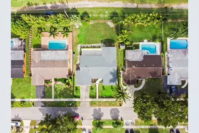 8631 NW 24th Court, Pembroke Pines, FL 33024 - Photo 7