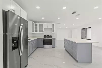 8631 NW 24th Court, Pembroke Pines, FL 33024 - Photo 9