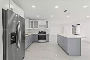 8631 NW 24th Ct, Pembroke Pines, FL 33024 - Photo 9