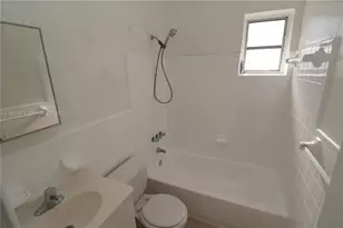 1828 NW 19th St, Miami, FL 33125 - Photo 9