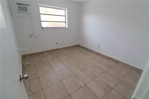 1828 NW 19th St, Miami, FL 33125 - Photo 3