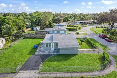 4685 SW 33rd Dr, West Park, FL 33023 - Photo 17