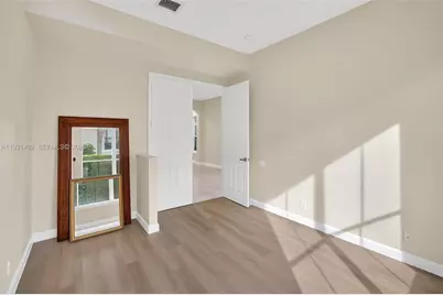 940 N Harbor Vw N, Hollywood, FL 33019 - Photo 11