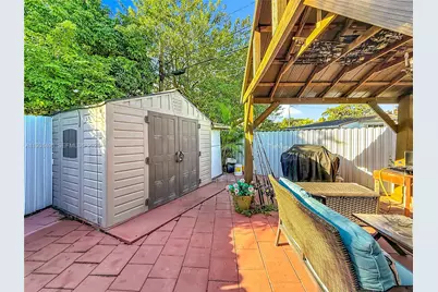 1860 NW 127th St, Miami, FL 33167 - Photo 33