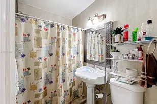 1860 NW 127th St, Miami, FL 33167 - Photo 19