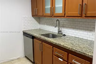 301 SW 135th Ave, Pembroke Pines, FL 33027 - Photo 3