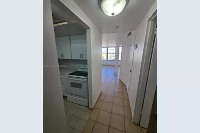 2899 Collins Ave #410, Miami Beach, FL 33140 - Photo 3