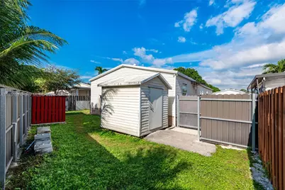 220 #186 NE 12th Ave, Homestead, FL 33030 - Photo 3