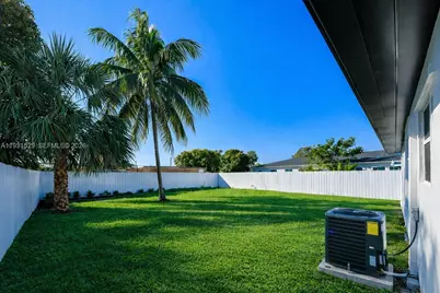 2572 NW 20th St, Fort Lauderdale, FL 33311 - Photo 31