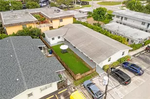 411 SE 3rd Ave, Hallandale Beach, FL 33009 - Photo 17