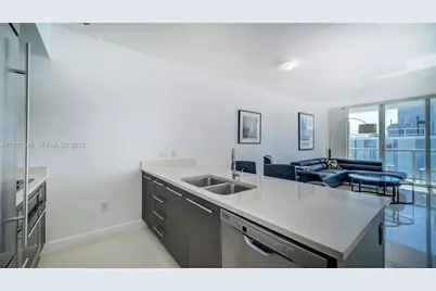 55 SE 6th St #2700, Miami, FL 33131 - Photo 7