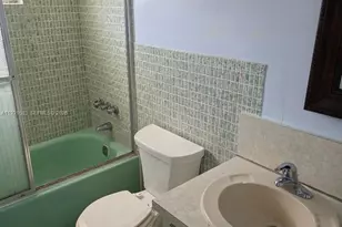 1481 NE Miami Gardens Dr, Miami, FL 33179 - Photo 17