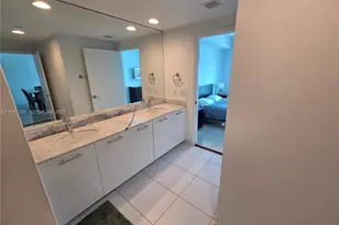 500 Brickell Ave, Miami, FL 33131 - Photo 25