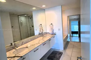 500 Brickell Ave, Miami, FL 33131 - Photo 15