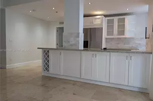 6061 Collins Ave, Miami Beach, FL 33140 - Photo 3