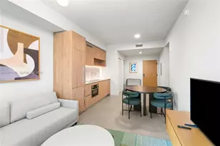 11 NE 6th St, Miami, FL 33132 - Photo 1