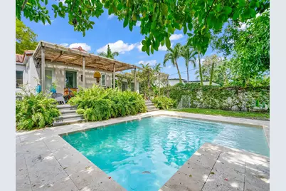 419 SW 30th Rd, Miami, FL 33129 - Photo 1