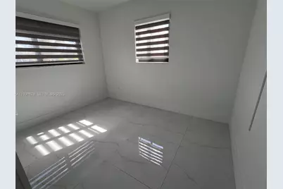 5470 W 8th Ln, Hialeah, FL 33012 - Photo 9