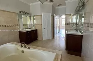 1302 NW 139th Ave, Pembroke Pines, FL 33028 - Photo 9