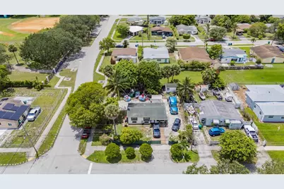 901 NW 34th Ter, Lauderhill, FL 33311 - Photo 1