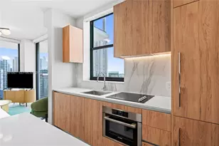 11 NE 6th St, Miami, FL 33132 - Photo 7