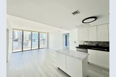 92 SW 3rd St #1503, Miami, FL 33130 - Photo 1