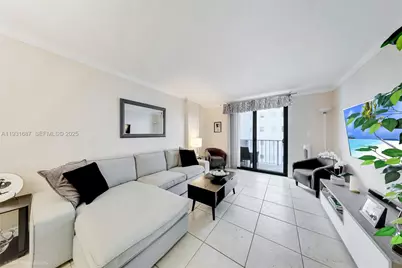 4301 Collins Ave #803, Miami Beach, FL 33140 - Photo 9