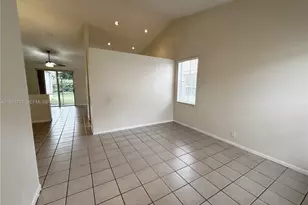 807 Sand Creek Cir, Weston, FL 33327 - Photo 9