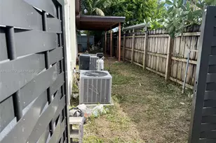 20431 NW 46th Ave, Miami Gardens, FL 33055 - Photo 15