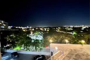 6900 Bay Dr, Miami Beach, FL 33141 - Photo 29