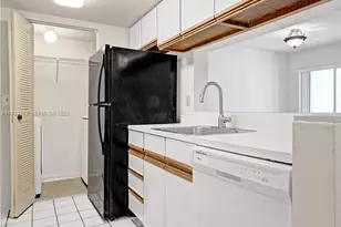 9901 Westview Dr, Coral Springs, FL 33076 - Photo 9