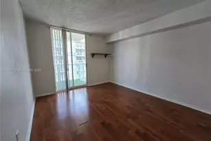 5085 NW 7th St, Miami, FL 33126 - Photo 5