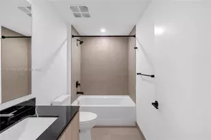 225 N Miami Ave, Miami, FL 33132 - Photo 23