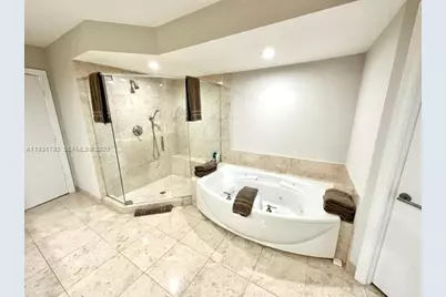 20201 E Country Club Dr #903, Aventura, FL 33180 - Photo 37