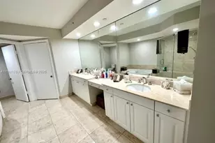 20201 E Country Club Dr, Aventura, FL 33180 - Photo 35